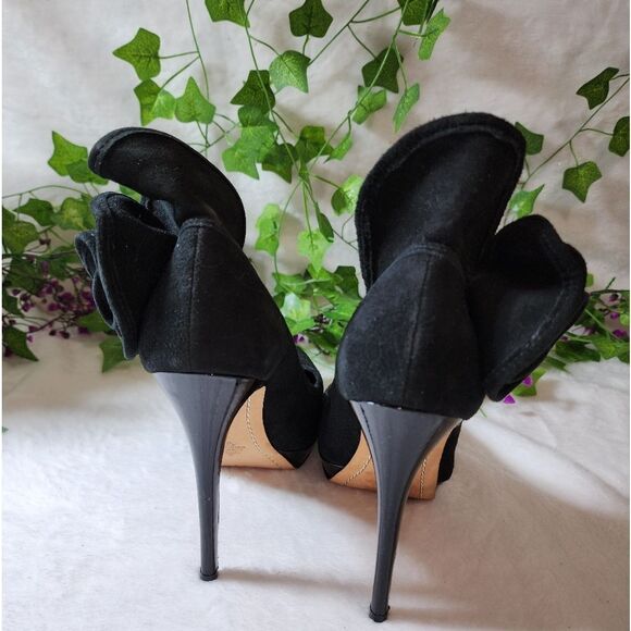 Alice & Olivia Suede Heels - Picture 6 of 14